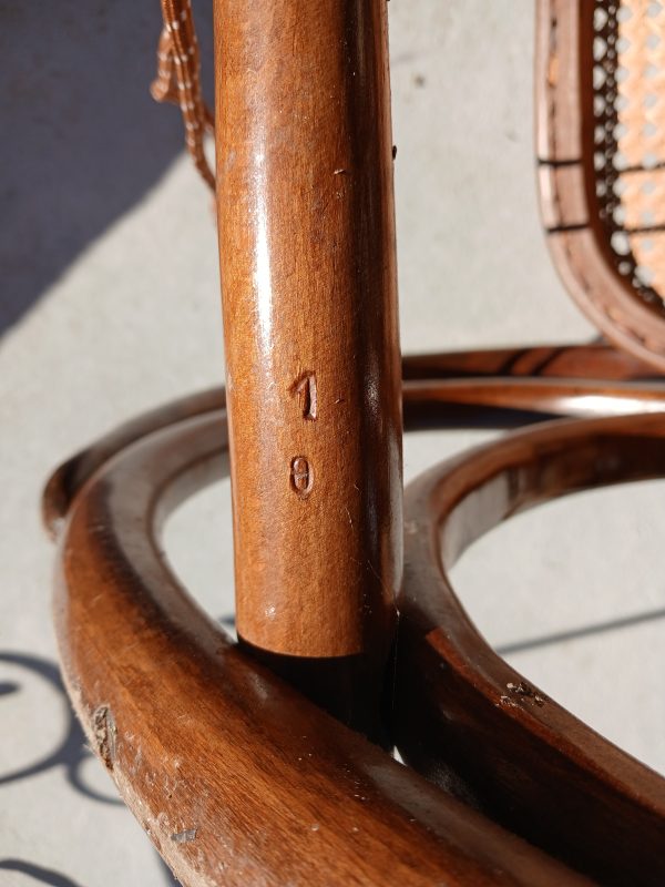 Ancien Rocking Chair Thonet / Bois courbé / n°11672