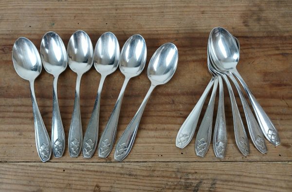 Coffret 12 cuillères a café Art déco en métal argenté n°11680