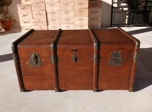 Ancienne grande malle de voyage n°11689 // Réservée a SV//