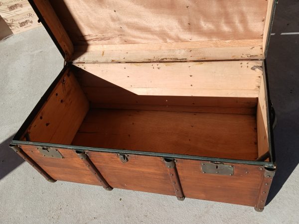 Ancienne grande malle de voyage n°11689 // Réservée a SV//