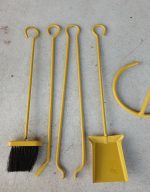 Serviteur en métal pour cheminée jaune n°11708