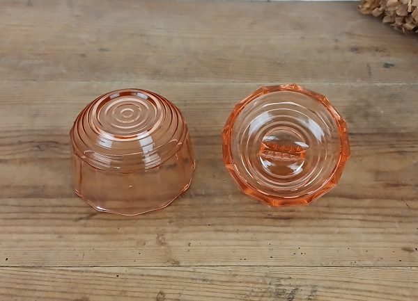 Sucrier vintage en verre rose n°11807