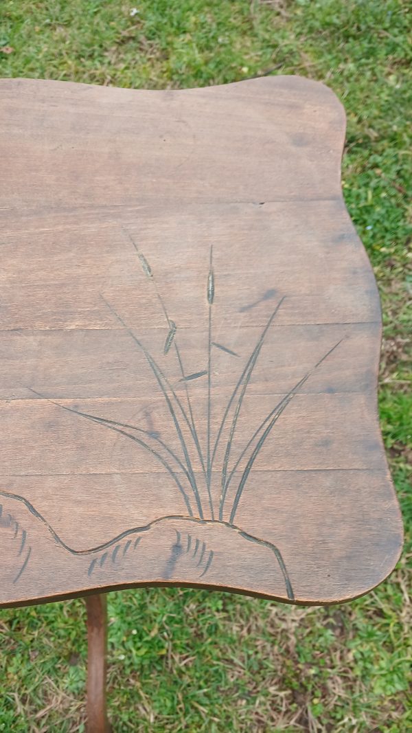 Ancien guéridon / table d'appoint en noyer n°11920