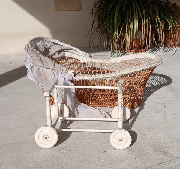 Ancien landau a rénover ou pour déco n°11930