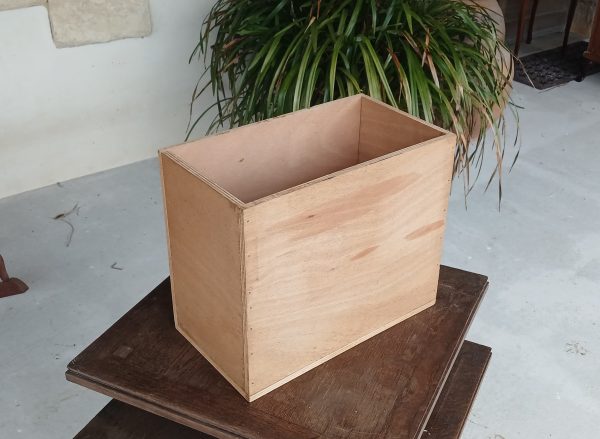 Caisse de rangement en contreplaqué n°11936