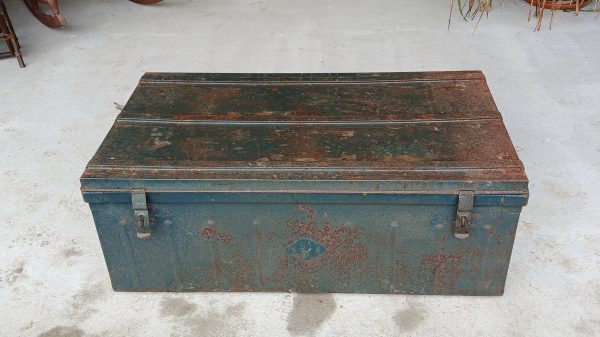 Caisse en en métal /cantine en fer / n°11960