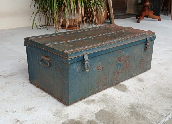 Caisse en en métal /cantine en fer / n°11960