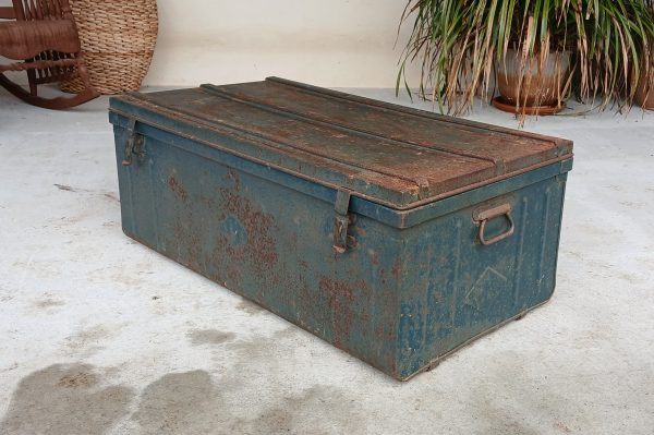 Caisse en en métal /cantine en fer / n°11960