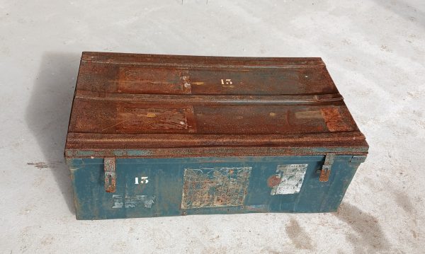 Caisse en en métal /cantine en fer / n°11962