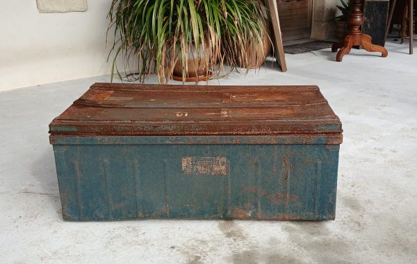 Caisse en en métal /cantine en fer / n°11962