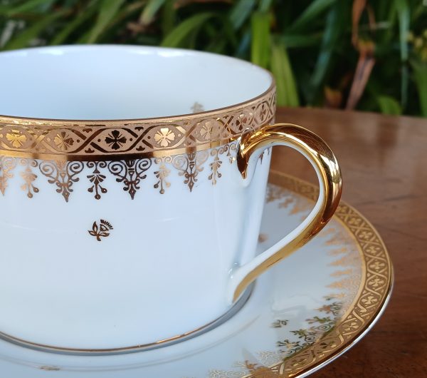 Tasse a petit déjeuner en porcelaine de Limoges n°11971
