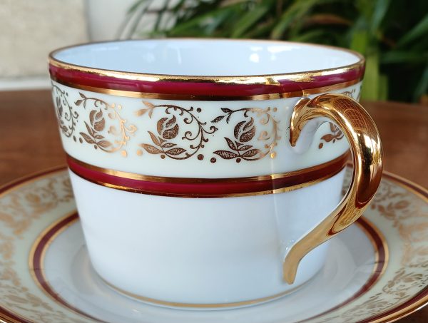 Tasse a petit déjeuner en porcelaine de Limoges n°11973