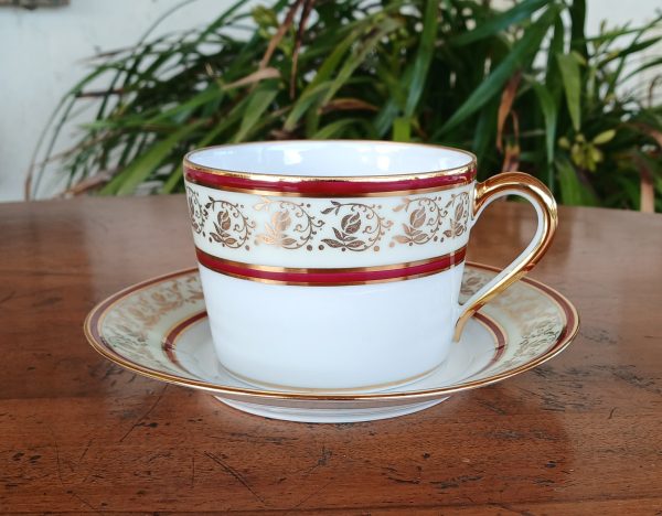Tasse a petit déjeuner en porcelaine de Limoges n°11973