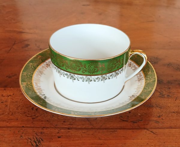 Tasse a petit déjeuner en porcelaine de Limoges n°11975
