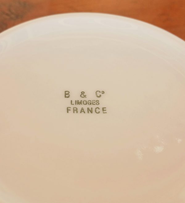 Tasse a petit déjeuner en porcelaine de Limoges n°11975