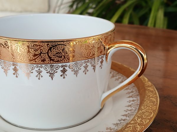 Tasse a petit déjeuner en porcelaine de Limoges n°11976
