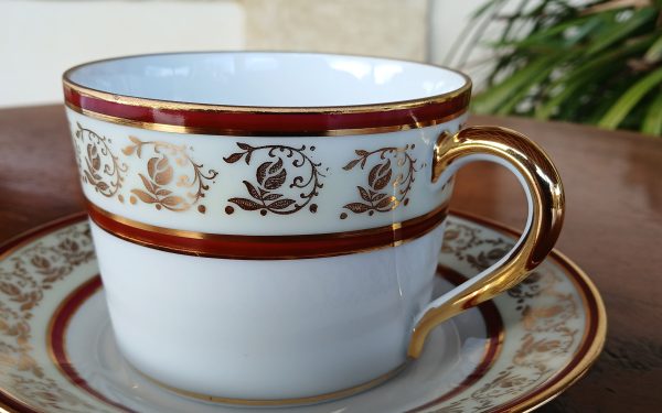 Tasse a petit déjeuner en porcelaine de Limoges n°11977