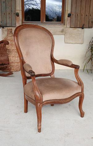 Ancien fauteuil Voltaire en noyer n°11952