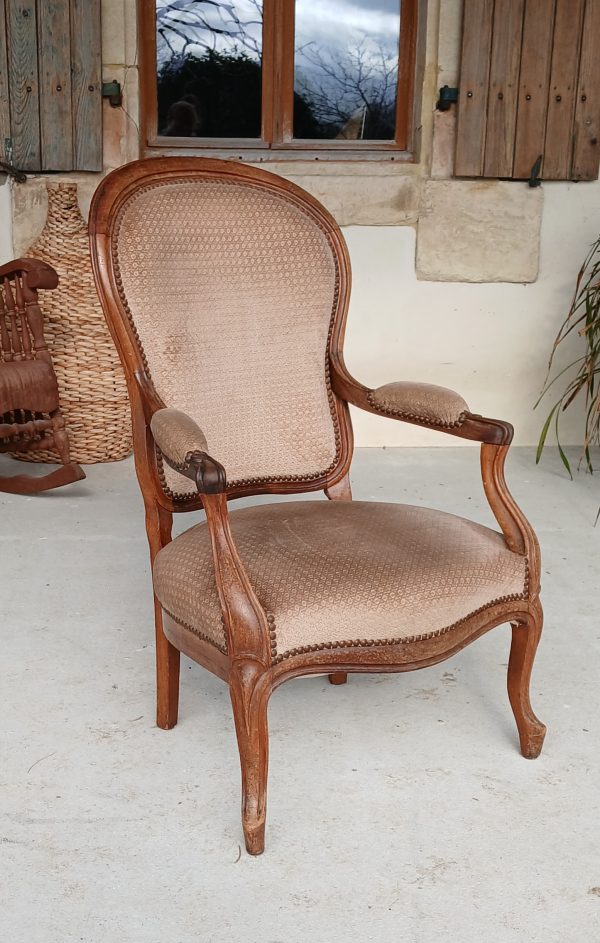 Ancien fauteuil Voltaire en noyer n°11952