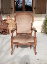 Ancien fauteuil Voltaire en noyer n°11952