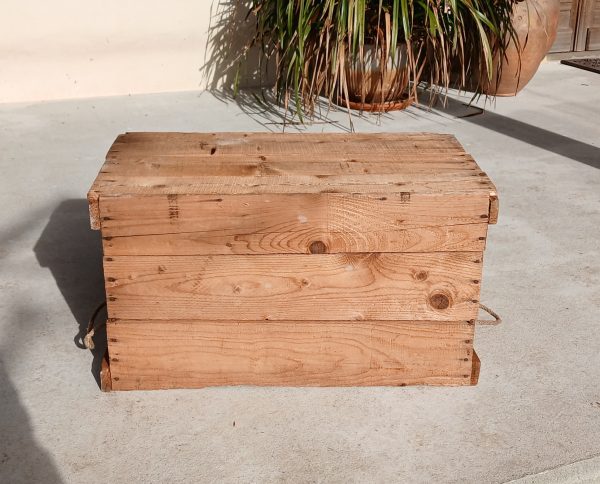 Ancienne grande caisse en bois n°11992