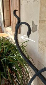 Ancienne grille de séparation en fer forgé n°12002