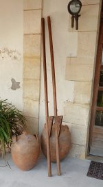 Ancienne paire d'échasses en pin n°12004