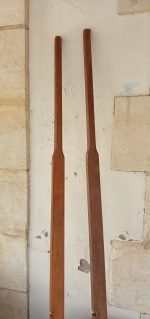 Ancienne paire d'échasses en pin n°12005