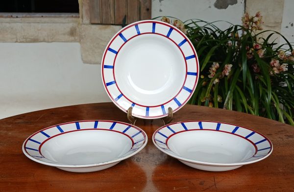 Lot de 3 anciennes assiettes Basque n°12074