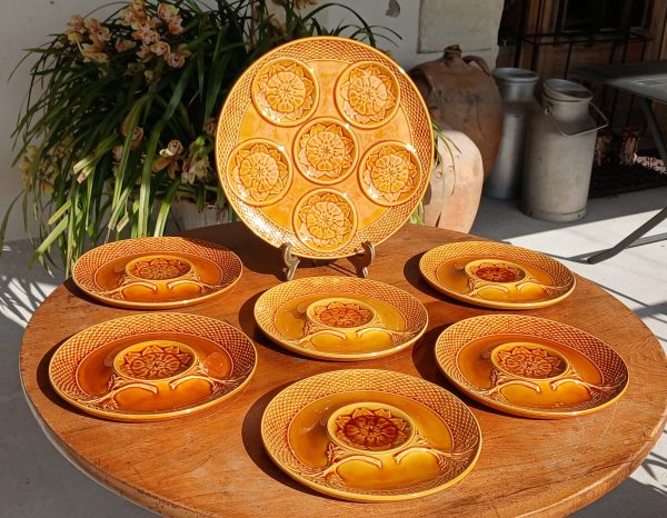 Ancien service a artichaud en barbotine Gien n°12079