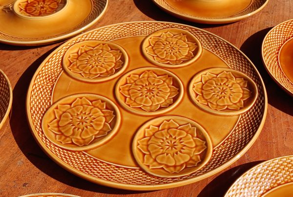 Ancien service a artichaud en barbotine Gien n°12079