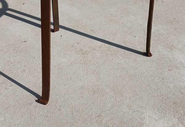 Ancien trépied de ferme en fer forgé n°12085