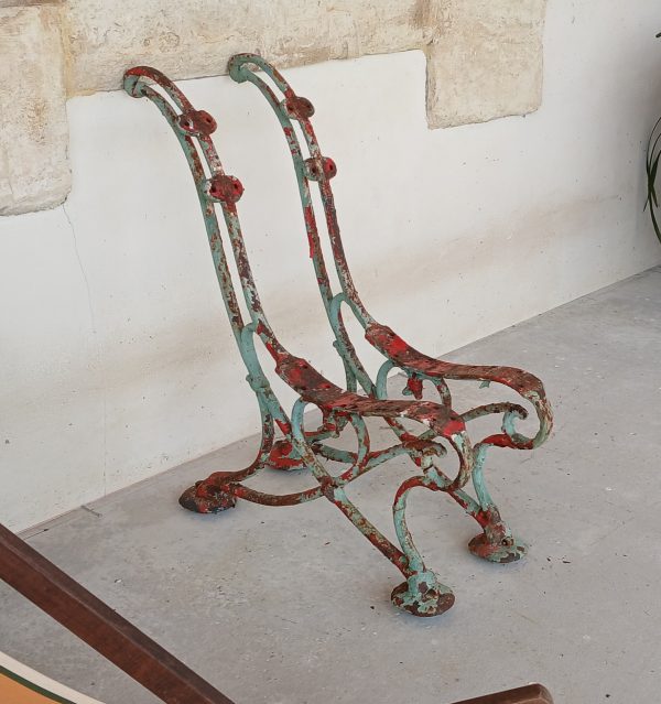 Anciens pieds de banc en fonte n°12098