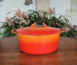 Cocotte vintage en fonte orange n°12116