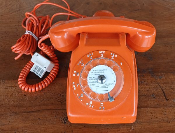 Téléphone vintage a cadran / Orange / n°12104