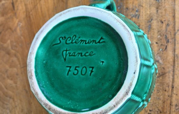 Pichet vintage en barbotine St Clément n°12113