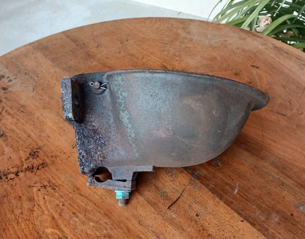 Ancien abreuvoir " la buvette " en fonte n°12118